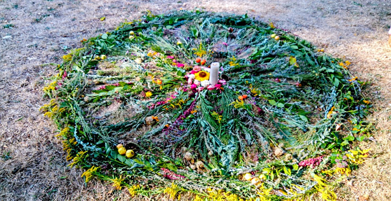 Mandala aud Blüten und Kräutern